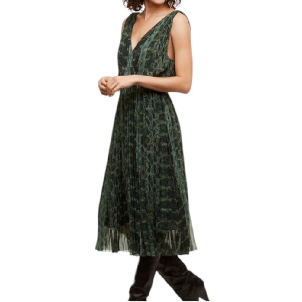 Wilfred Aritzia Karel Green Print Pleated Sleeveless V Neck Midi Dress